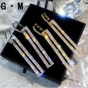 Hollow geometric rectangle set with diamond earrings