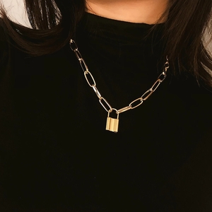 Alloy lock pendant necklace