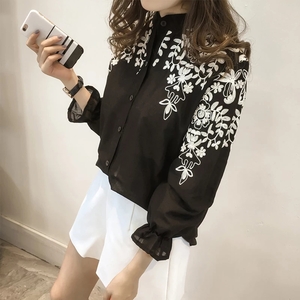 Loose embroidered stand-collar single-row shirt