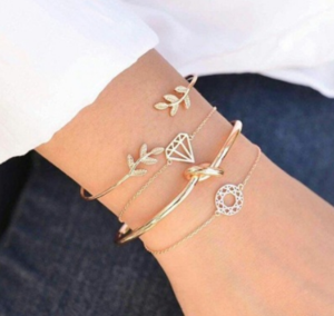 Simple diamound bracelet set in 4 pieces