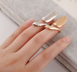 Character glossy nail ring